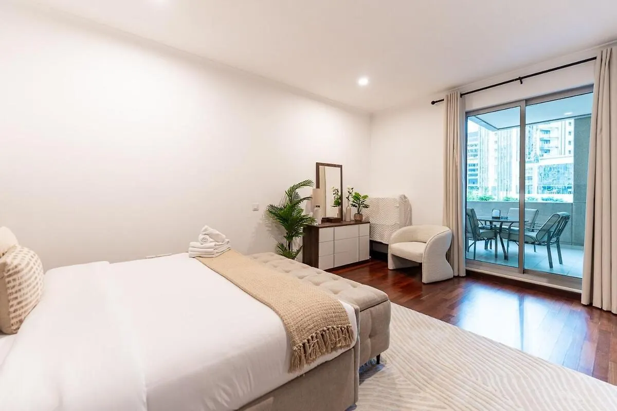 Apartment Chic 1-Bedroom Getaway With Downtown Living Charm Dubai